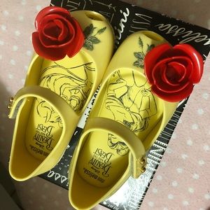 Mini Melissa beauty and the beast size 7